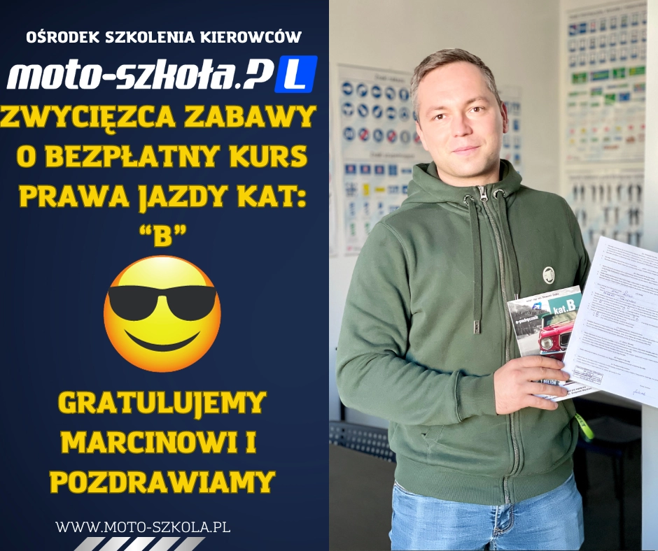 Kursant ze zdanym egzaminem prawa jazdy