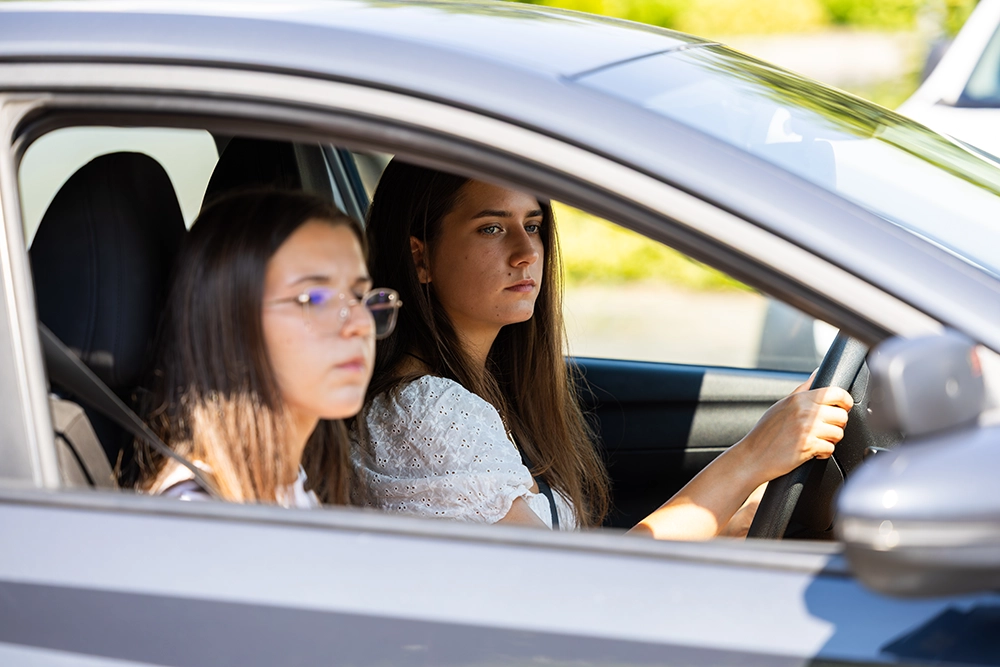 Kursant w samochodzie L